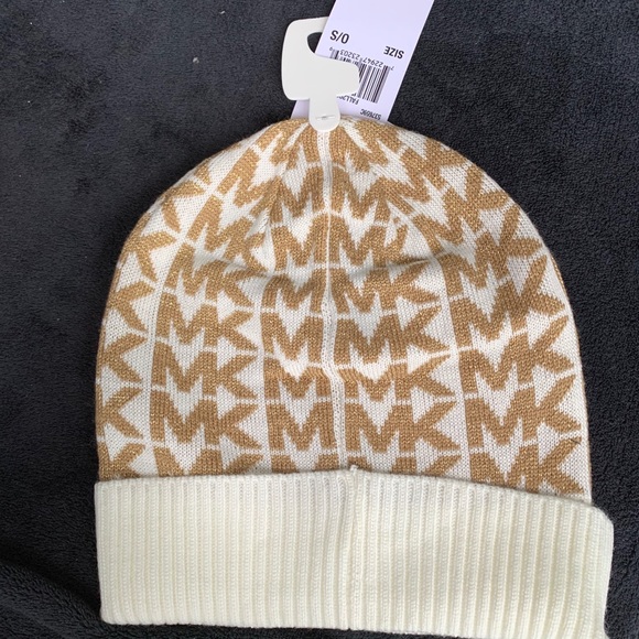 MICHAEL Michael Kors Accessories - MichaelKors Winter Hat_NWT